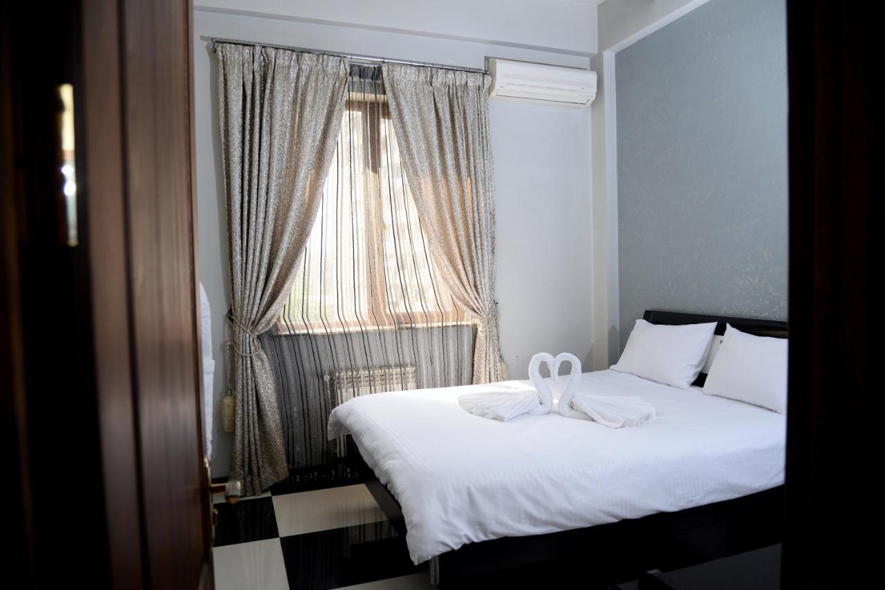 Royal Plus Hotel Jereván Kültér fotó