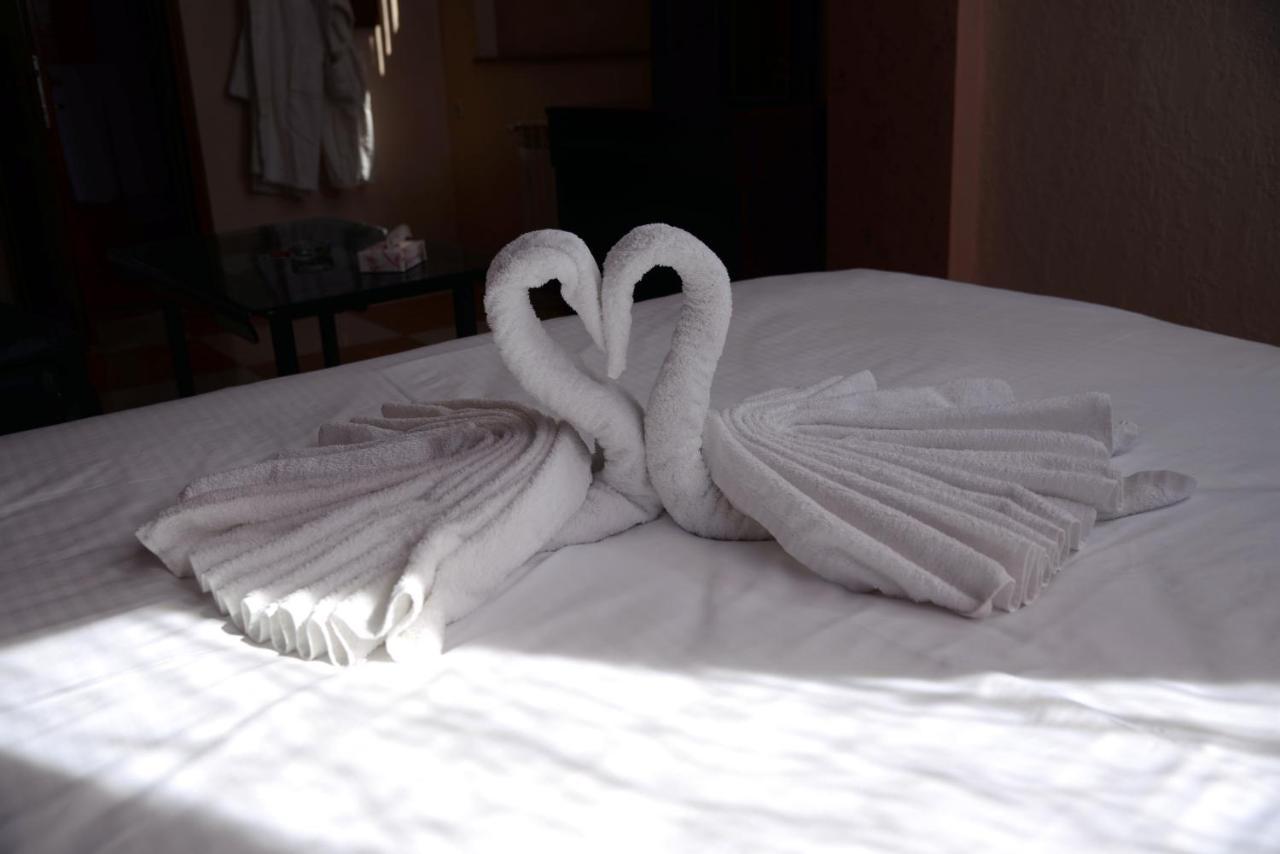 Royal Plus Hotel Jereván Kültér fotó