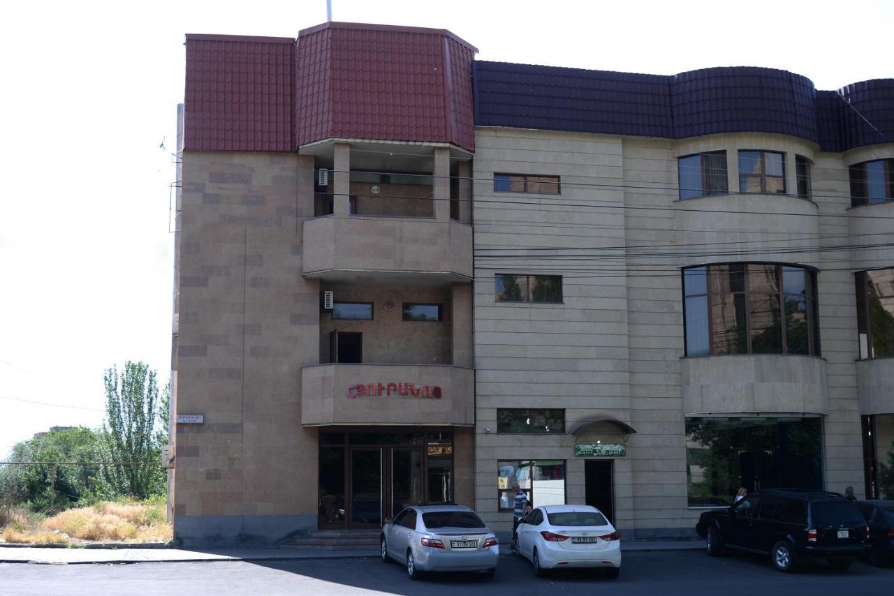 Royal Plus Hotel Jereván Kültér fotó