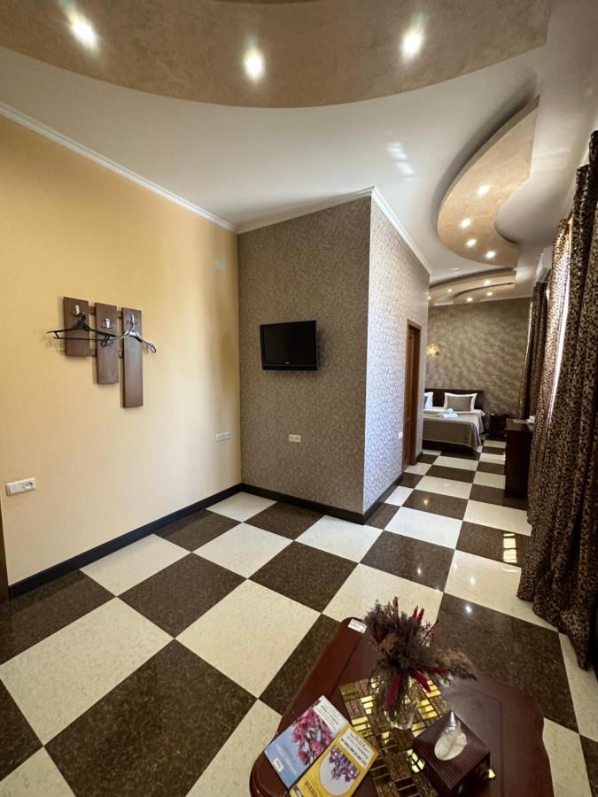 Royal Plus Hotel Jereván Kültér fotó