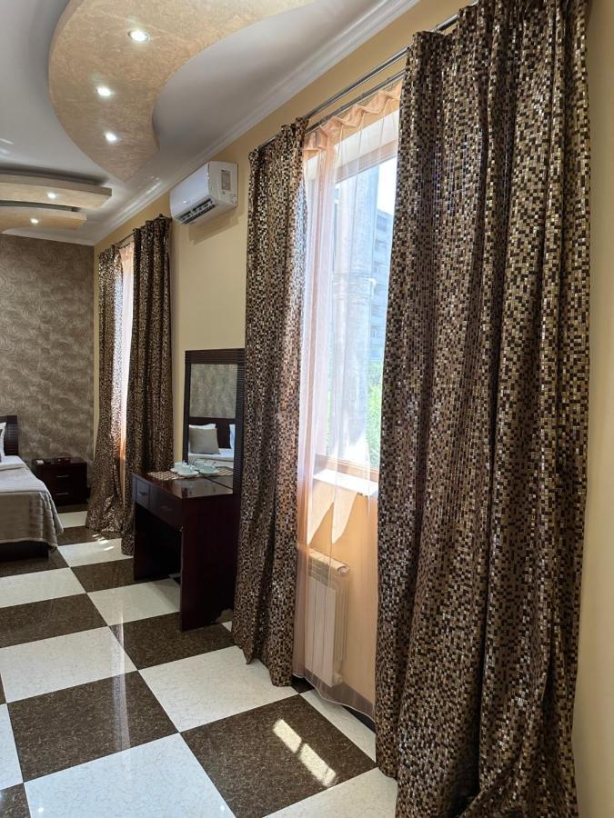 Royal Plus Hotel Jereván Kültér fotó