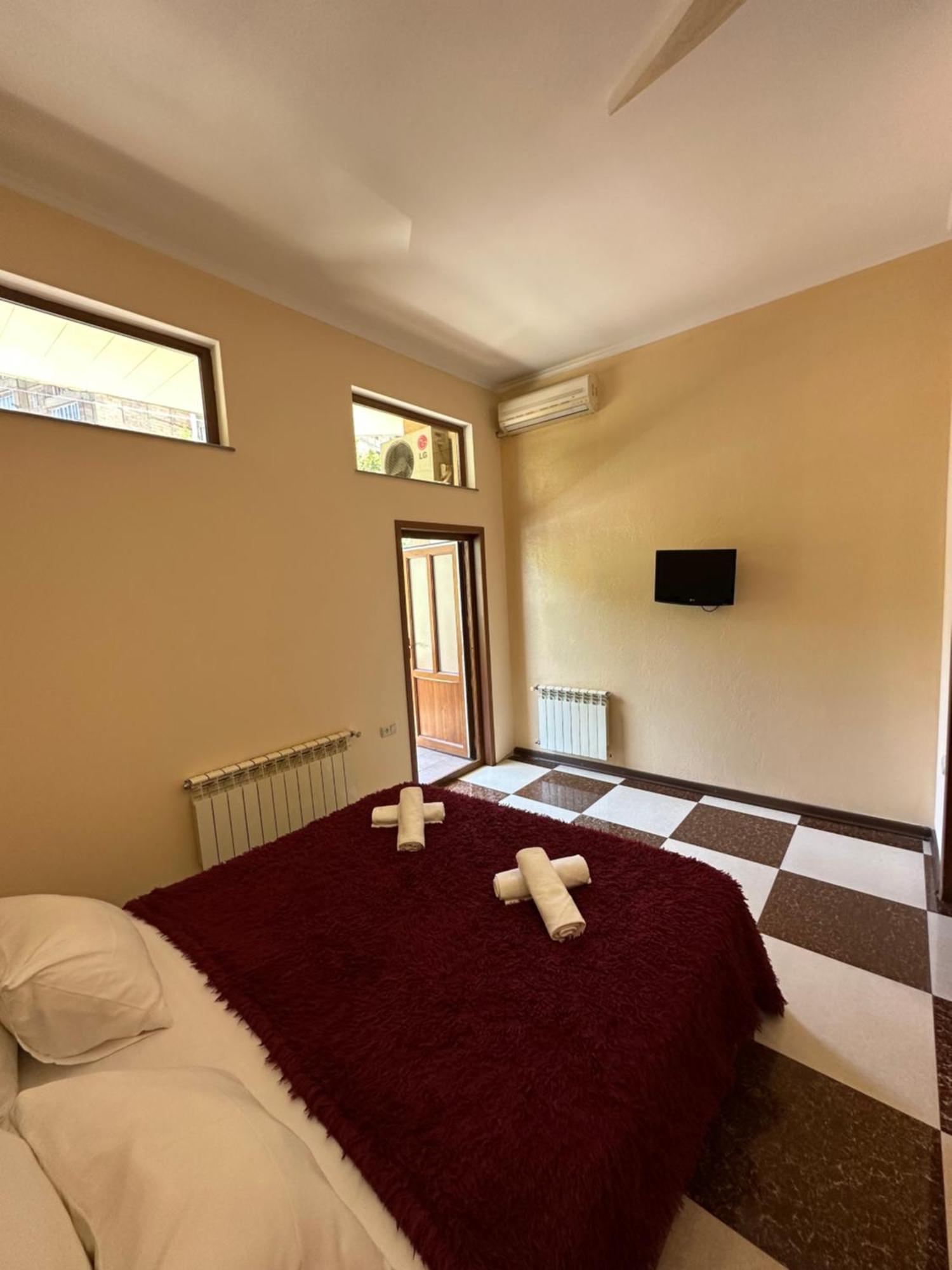 Royal Plus Hotel Jereván Kültér fotó