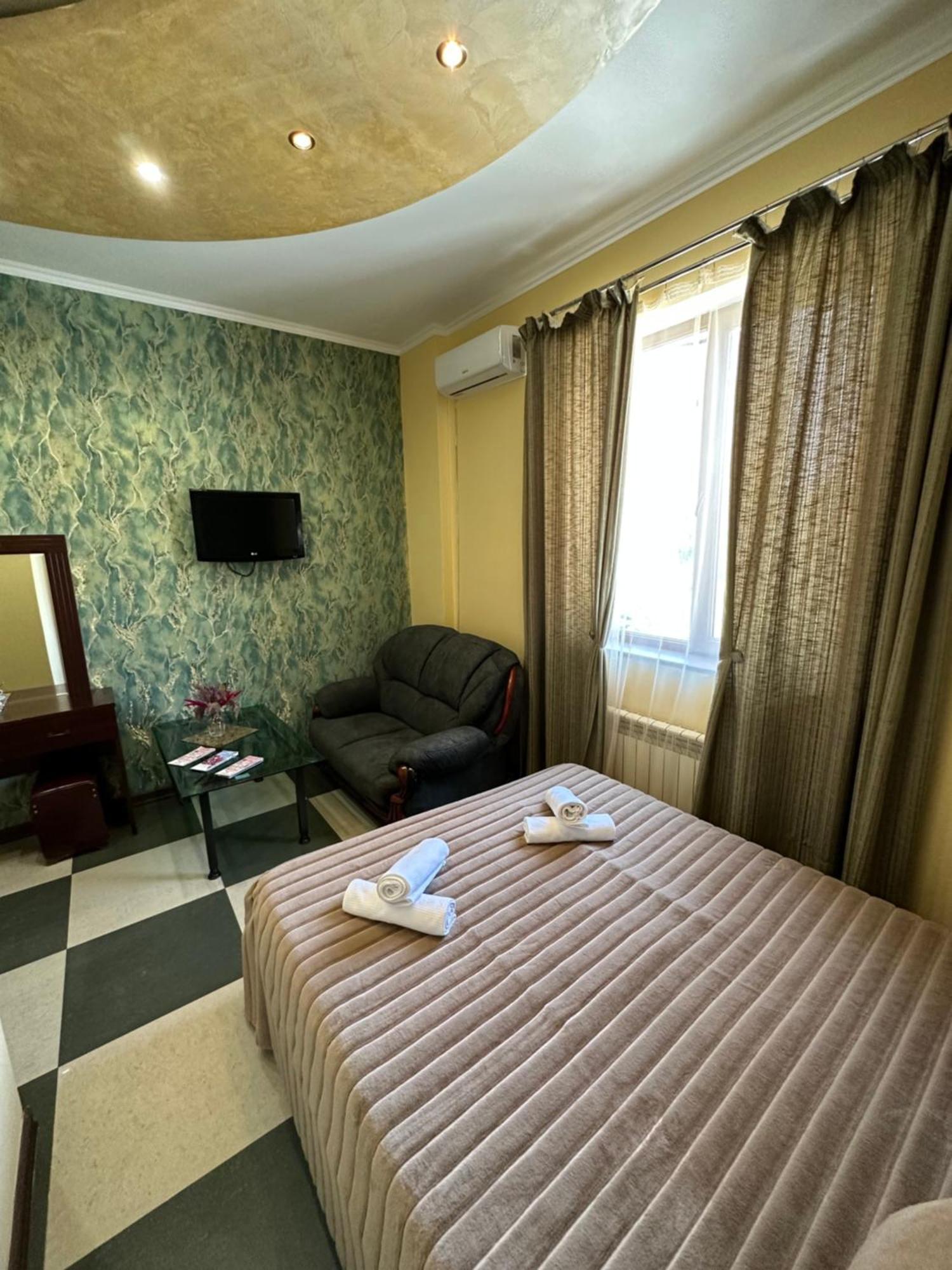 Royal Plus Hotel Jereván Kültér fotó
